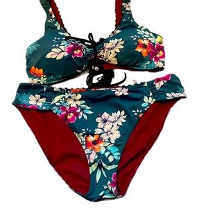2pcswimsuittealcolorfloraltropicalmulti coloredreversiblemaroonsolidlace tieback